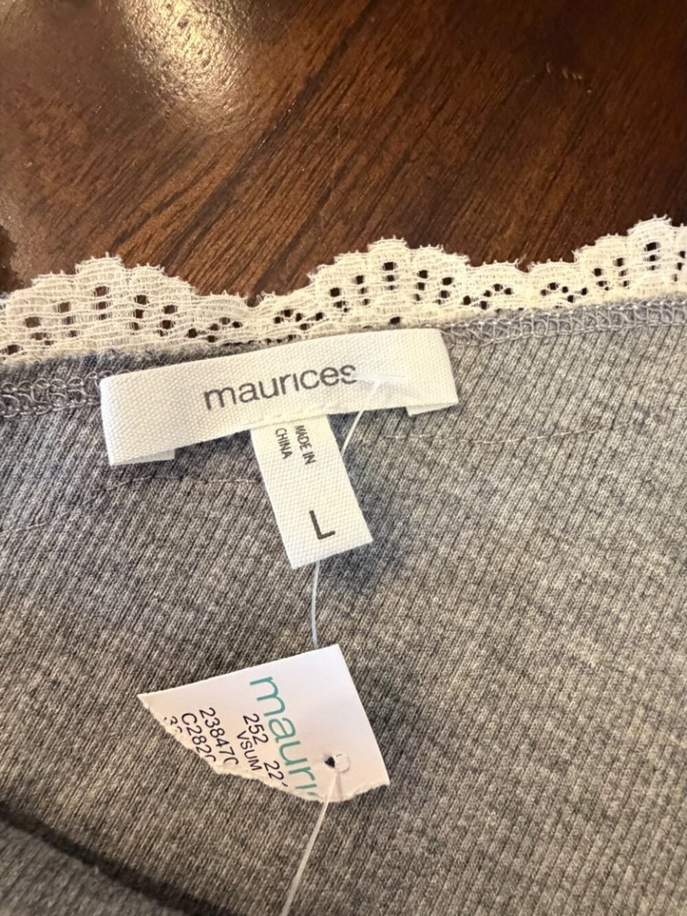 NWT Cream & Gray Scalloped Lace Trim Tank Top Stretch Comfy, Size Large - Picture 7 of 11